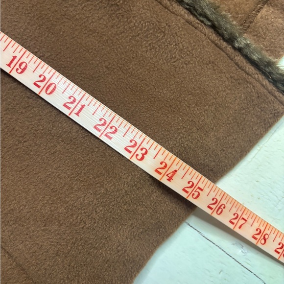 Bob Mackie Wearable Art Fleece Vest Brown Feather Embroidery Faux Fur Small New - Picture 4 of 7